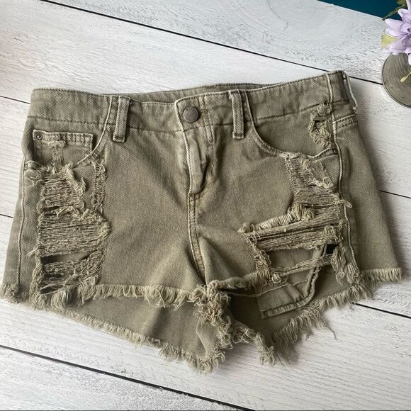 Guess Olive Distressed Denim Shorts Sz 28 - Picture 1 of 5